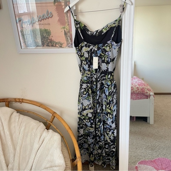 Abercrombie & Fitch Cowl Floral Maxi Dress in Medium Petite - Picture 7 of 9
